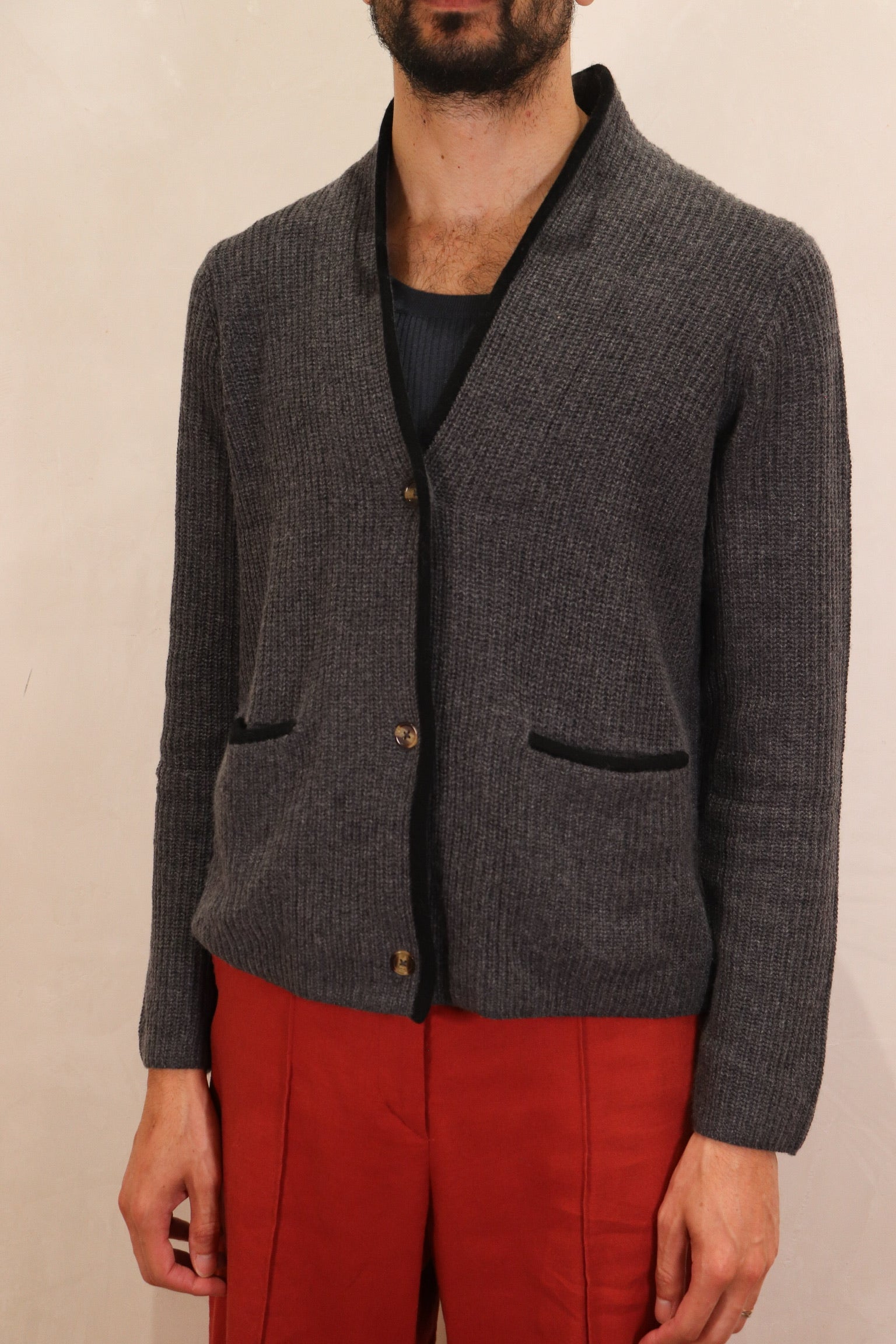 v-neck pockets trimmed cardigan