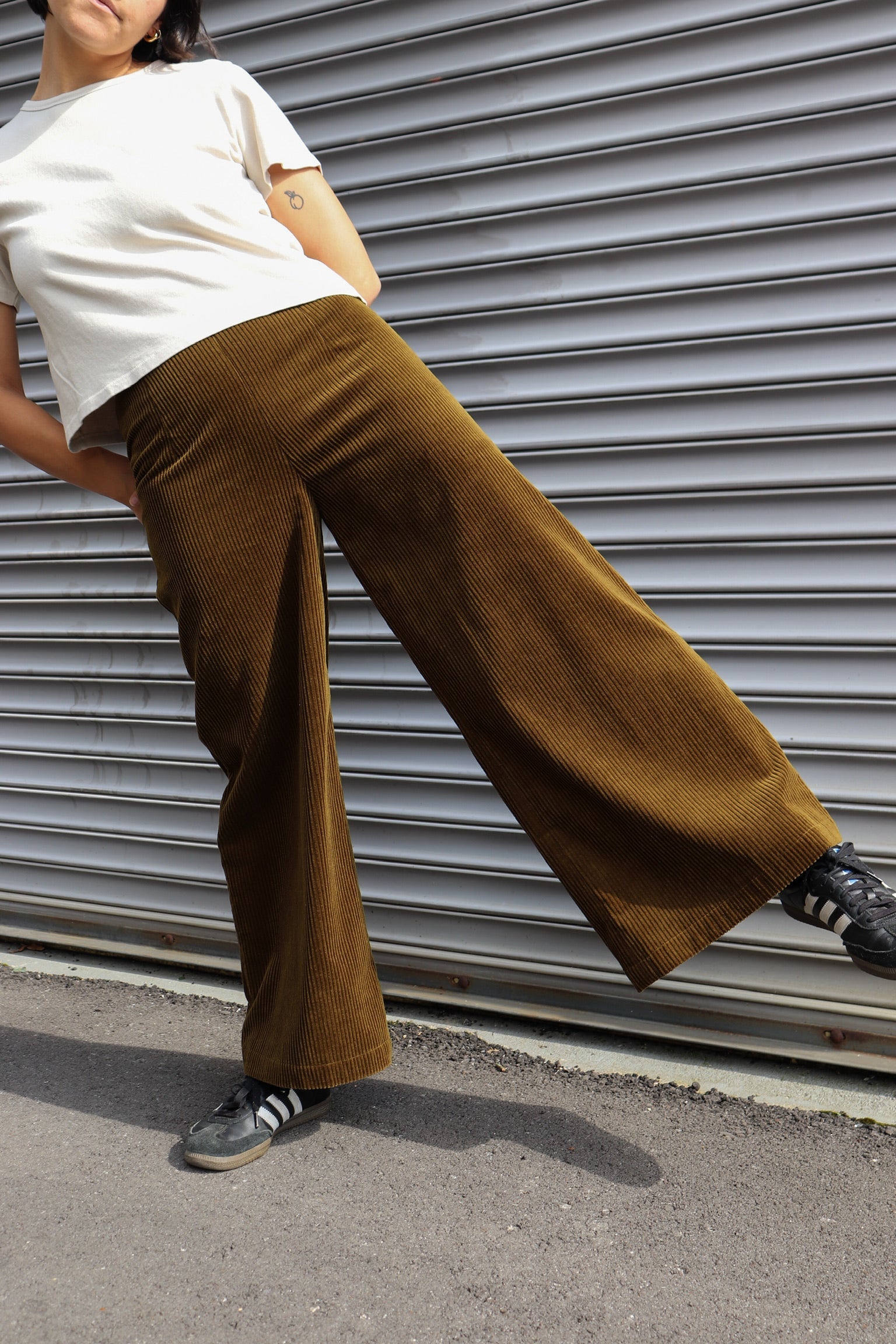 classic wide-legged trouser
